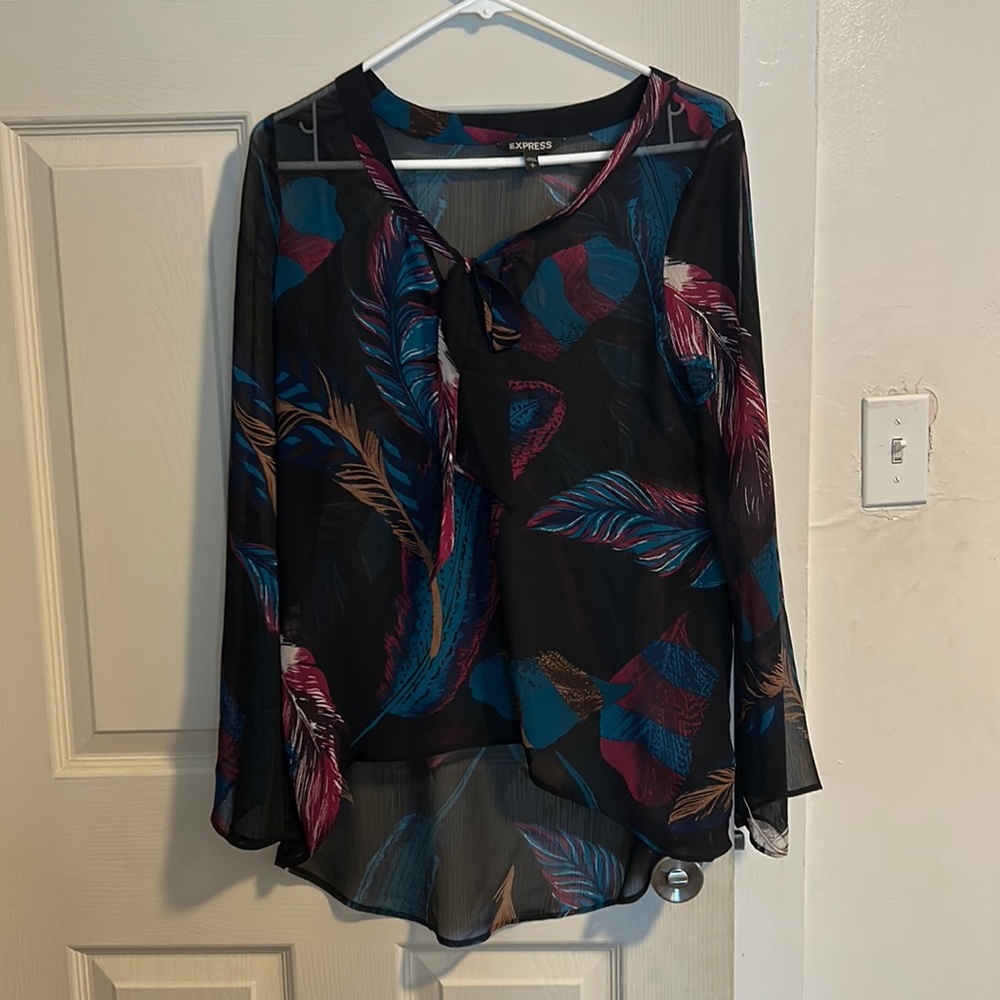 Express feather pattern long sleeve top